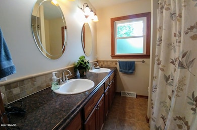 13430 Forest River Dr SE, Lowell, MI 49331 - photo 3