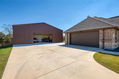 228 Scenic Wood Dr, Azle, TX 76020 - photo 4