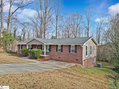 104 Cascade Dr, Greer, SC 29651 - photo 2