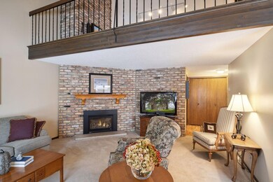 17821 Comstock Rd, Wayzata, MN 55391 - photo 5