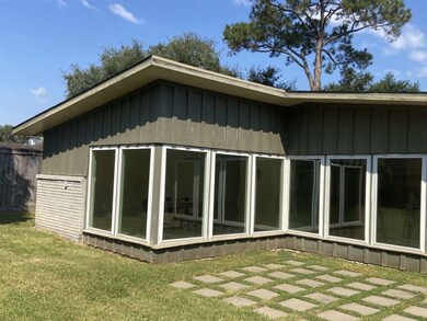 4711 Imogene St, Houston, TX 77096 - photo 5