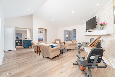 06_Living-Room_02