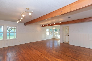 DEN VIEW 1