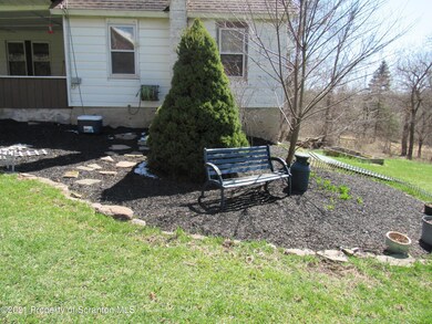 229 Valley Dr, Falls, PA 18615 - photo 4