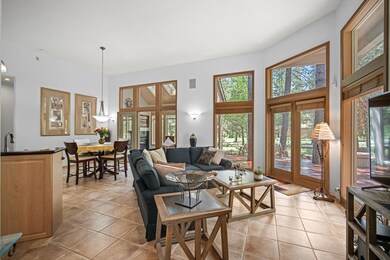 11- Entry View 18160 Mt Baker -11