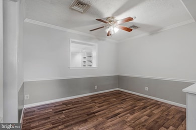 202 N Fir Ct, Sterling, VA 20164 - photo 5