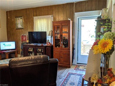 403 Thomas St, Reidsville, NC 27320 - photo 7