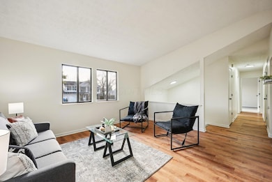 12-web-or-mls-6482-hurlingham-rd