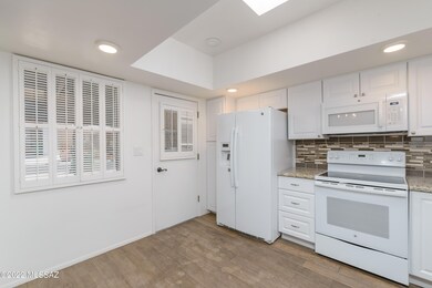 22 W Oro Place, Tucson, AZ 85737 - photo 5
