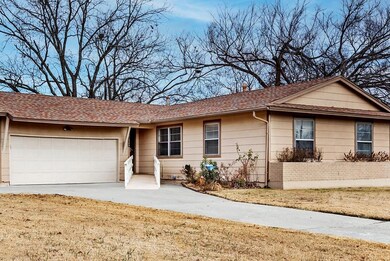 101 E Russell Ave, Bonham, TX 75418 - photo 2