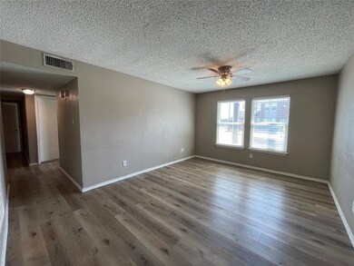 327 SE 3rd St unit 102, Grand Prairie, TX 75051 - photo 3