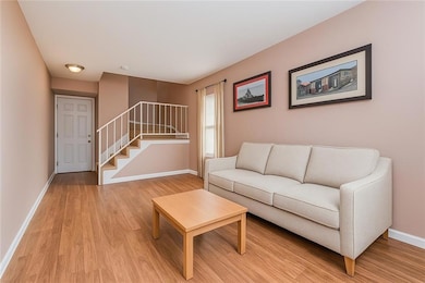 34 Jamie Ln, Staten Island, NY 10312 - photo 4