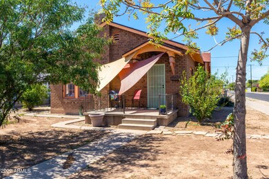 2046 E Mitchell-4