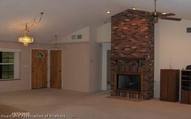 330 Lake Mirror Dr, Lake Placid, FL 33852 - photo 3