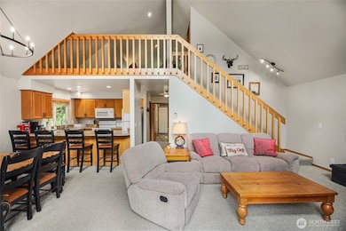 1051 Yellowstone Rd, Snoqualmie Pass, WA 98068 - photo 2