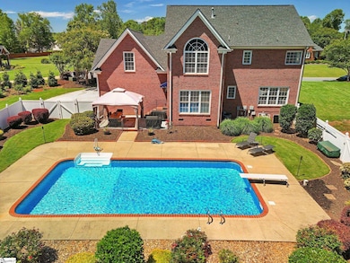 225 Watersedge Dr, Boiling Springs, SC 29316 - photo 2