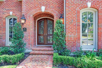 305 Belin Manor Dr, Houston, TX 77024 - photo 2