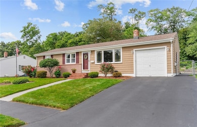 11 Red Robin Rd, Cranston, RI 02920 - photo 3