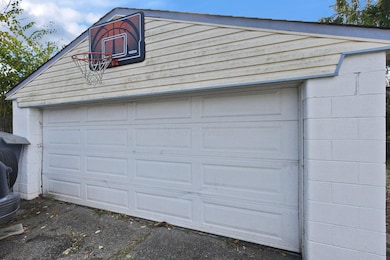 1303 Oakland Park Ave, Columbus, OH 43224 - photo 5