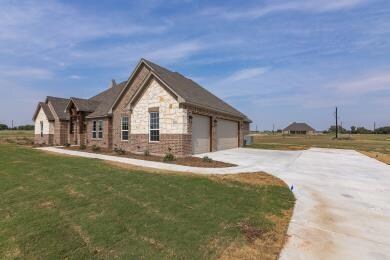 1021 Katie Ct, Azle, TX 76020 - photo 4