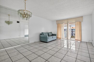 Buckingham East Condominium unit 404P, Pembroke Pines, FL 33027 - photo 3