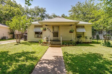 406 Poindexter Ave, Cleburne, TX 76033 - photo 2