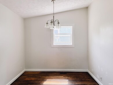 518 S Gharkey St, Muncie, IN 47305 - photo 7