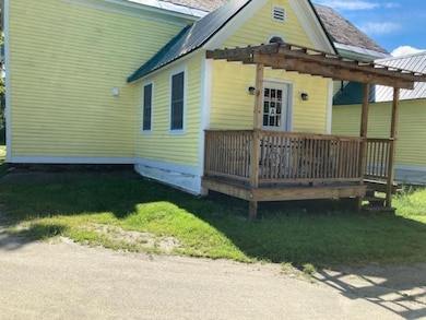 27 Ashuelot St unit A, Winchester, NH 03470 - photo 4