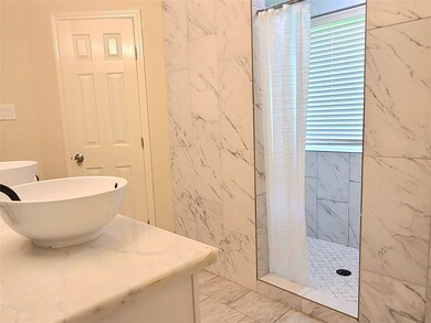 10935 Covered Bridge St, Houston, TX 77075 - photo 7