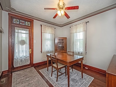 12x12 dining room, left of front entry