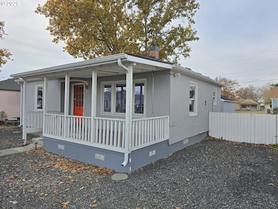 210 SW 3rd St, Hermiston, OR 97838 - photo 2