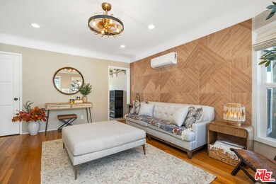 1332 Ocean Park Blvd unit D, Santa Monica, CA 90405 - photo 3