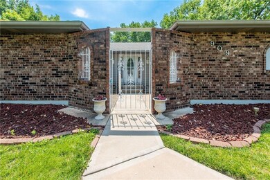 909 NW 12th St, Blue Springs, MO 64015 - photo 5