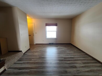 5060 Godown Rd unit E, Columbus, OH 43220 - photo 2