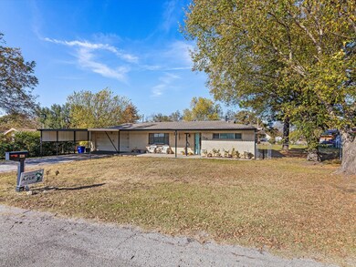 720 Ethridge Dr, Azle, TX 76020 - photo 6