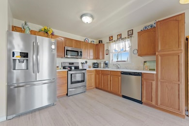 9303 Monique Dr, Fort Wayne, IN 46835 - photo 4