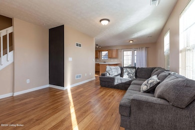 8334 Grand Trevi Dr, Louisville, KY 40228 - photo 7