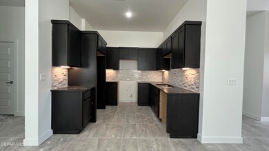 645 Paseo Modesto Dr, Horizon City, TX 79928 - photo 2