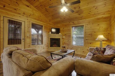 922 Mcmakin Way, Pigeon Forge, TN 37863 - photo 3