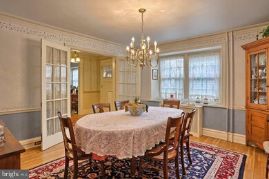 354 E Chocolate Ave, Hershey, PA 17033 - photo 5