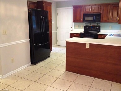 4226 Braddock Rd, High Point, NC 27265 - photo 3