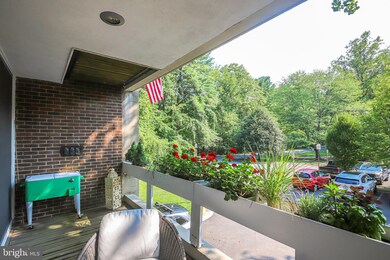 11597 Maple Ridge Rd, Reston, VA 20190 - photo 3