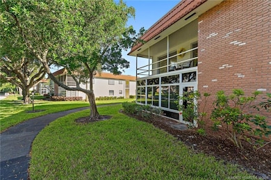 1225 NW 21st St unit Bldg 26 Unit 6-2608, Stuart, FL 34994 - photo 4