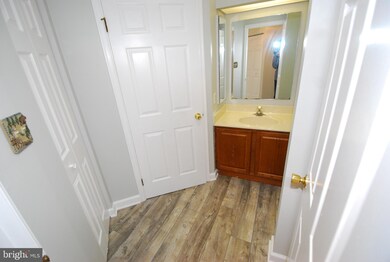 12205 Saint Peter Ct unit D, Germantown, MD 20874 - photo 7