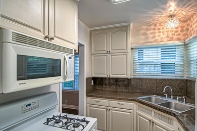 1364 Chestnut St, Redding, CA 96001 - photo 7