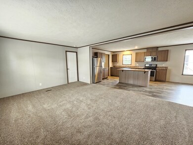 78 Elm unit 78, Highland, MI 48357 - photo 4