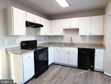 5770 Indian Cedar Ct, Frederick, MD 21703 - photo 7