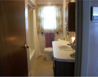 34 Vineyard St, Pawtucket, RI 02860 - photo 7