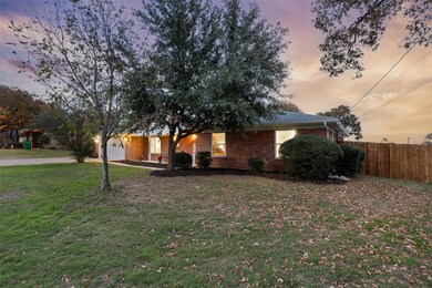 2607 Oaks Dr, Granbury, TX 76049 - photo 4