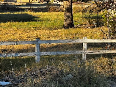 203 E Fleming Ave, Comanche, TX 76442 - photo 2